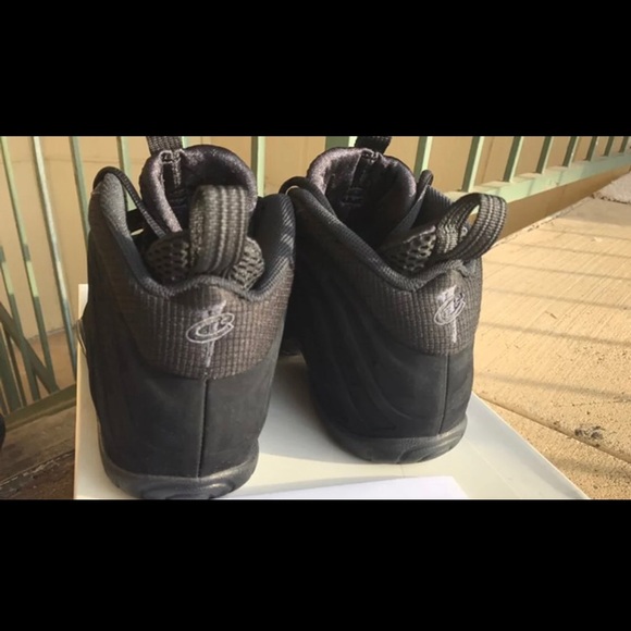 Nike’s - Picture 4 of 5